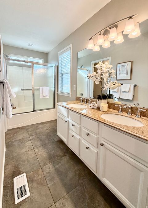 Tiny photo for 1563 OAKRIDGE PARK DR, Farmington, UT 84025 (MLS # 2120231)