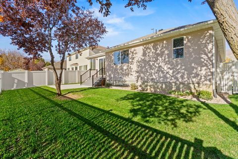 Tiny photo for 1563 OAKRIDGE PARK DR, Farmington, UT 84025 (MLS # 2120231)