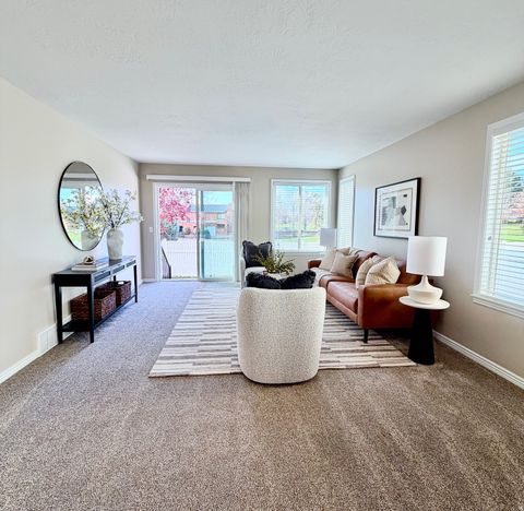 Tiny photo for 1563 OAKRIDGE PARK DR, Farmington, UT 84025 (MLS # 2120231)