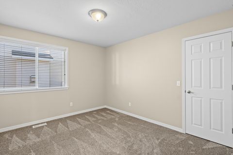 Tiny photo for 1563 OAKRIDGE PARK DR, Farmington, UT 84025 (MLS # 2120231)