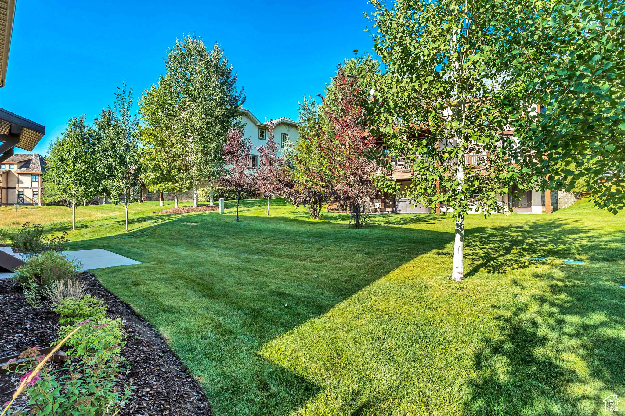 COTTAGES ON THE GREEN - Residential Lease