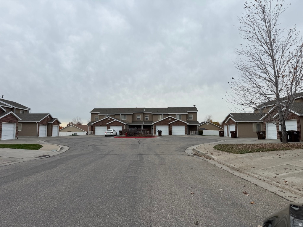 NEW TOWN SQUARE - Residential