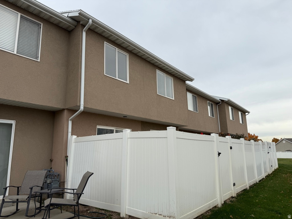 NEW TOWN SQUARE - Residential