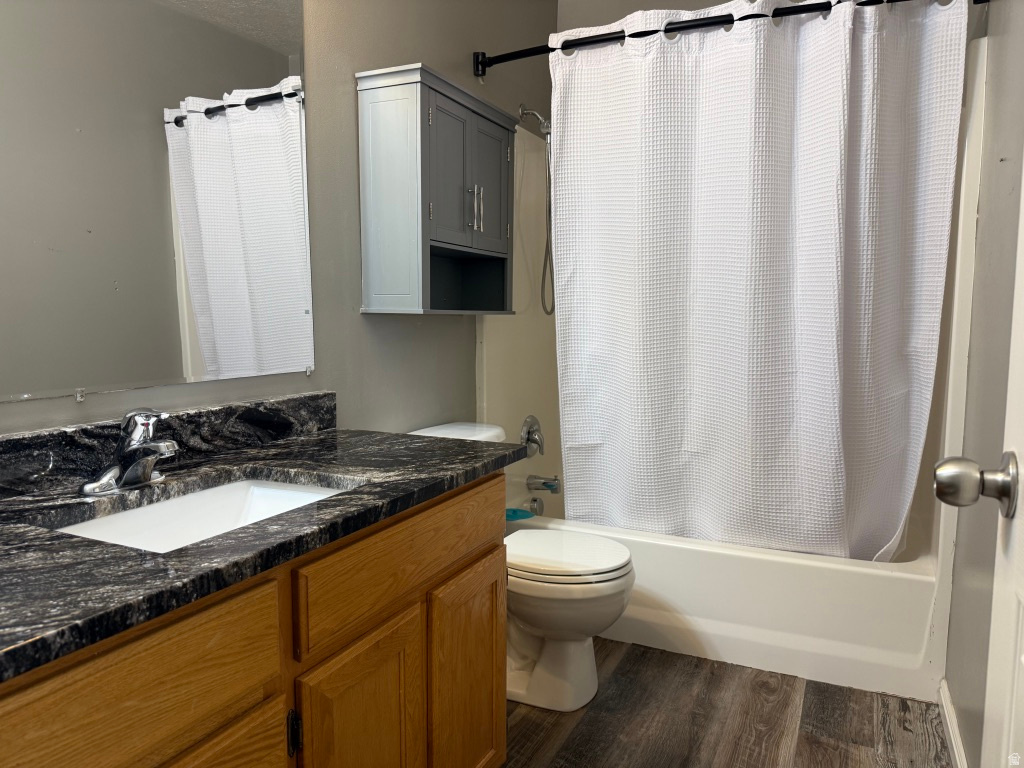 NEW TOWN SQUARE - Residential