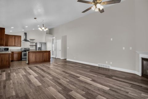 Tiny photo for 1836 W 800 N, Mapleton, UT 84664 (MLS # 2142140)