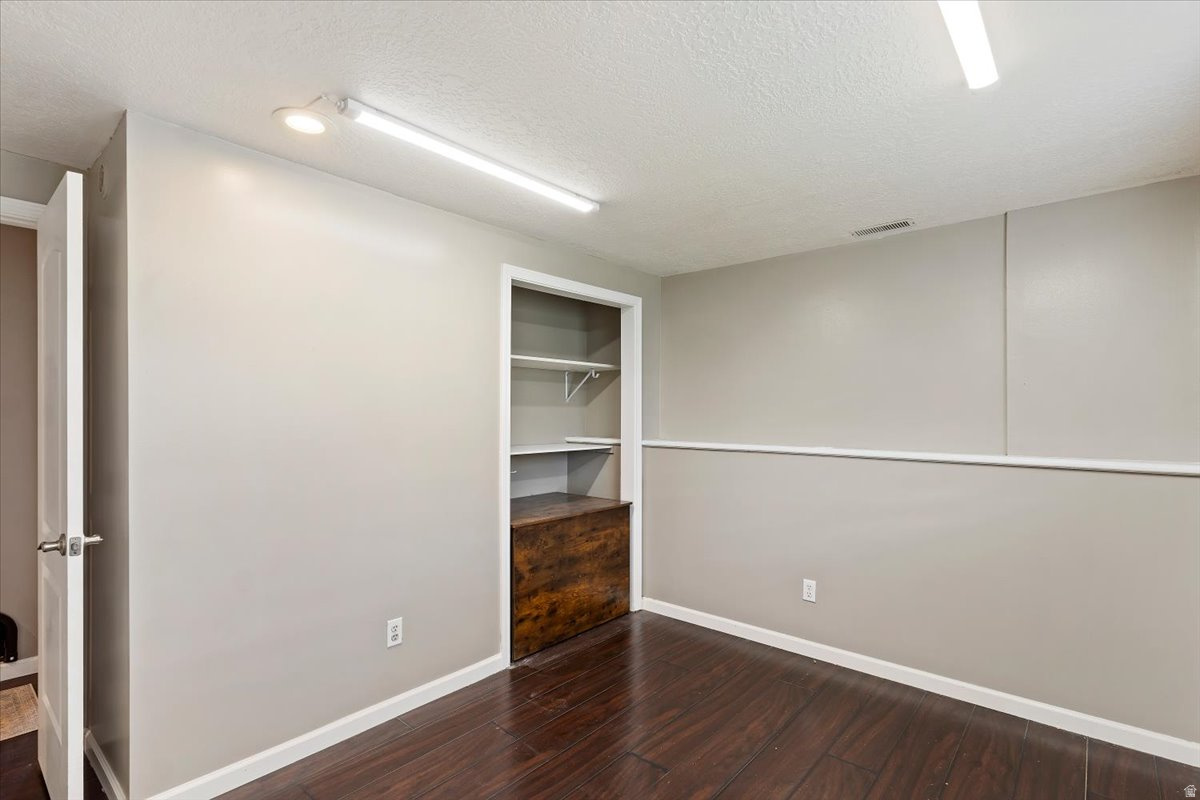 LAUREL LEE - Residential