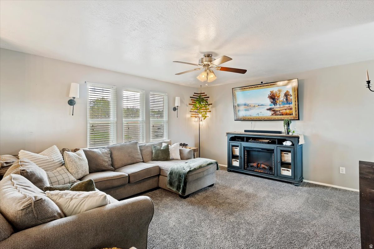 LAUREL LEE - Residential