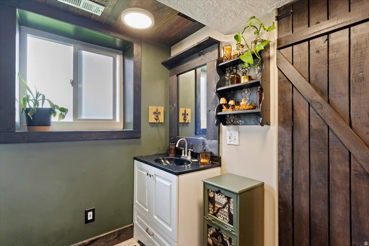 LAUREL LEE - Residential