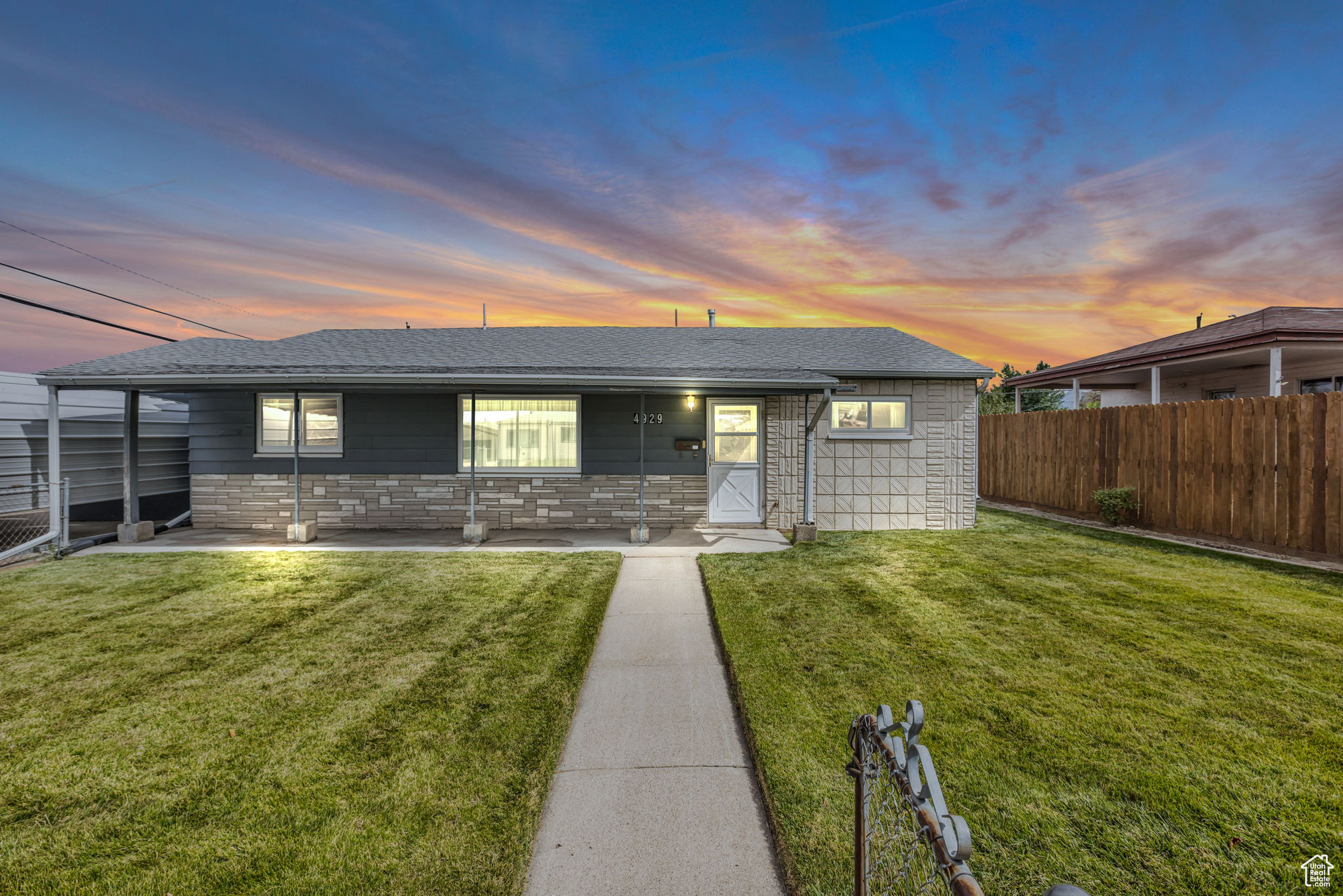 GRAND OPENING THIS SATURDAY, 9/13 11am-1pm! Beautifully maintained 3-bedroom, 2-bathroom home in Kearns with comfortable, single level living. Spacious layout with bright living areas, a well-kept kitchen, and a primary bedroom with an en-suite. Exceptionally cared for and move in ready - perfect for first-time buyers, downsizing, or anyone looking for a home that will be easy to love. Come and see how you would make it your own!