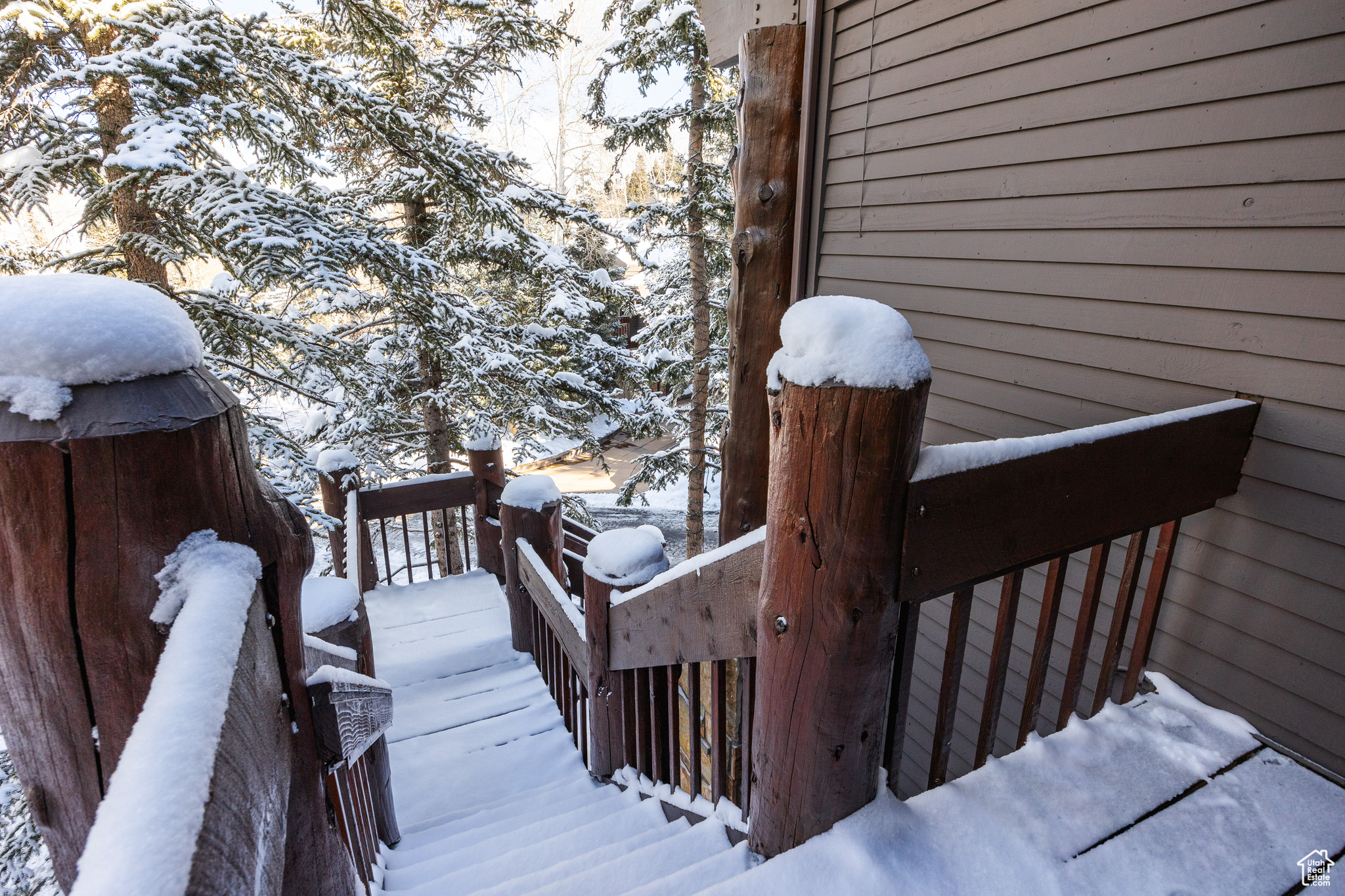 ASPEN HOLLOW CONDOS - Residential