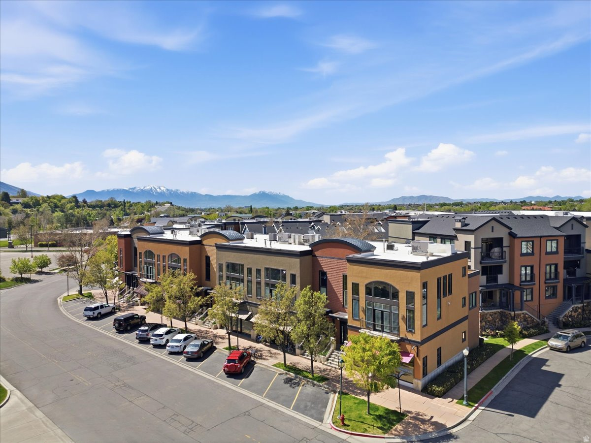 RIVERWOODS - Commercial Sale