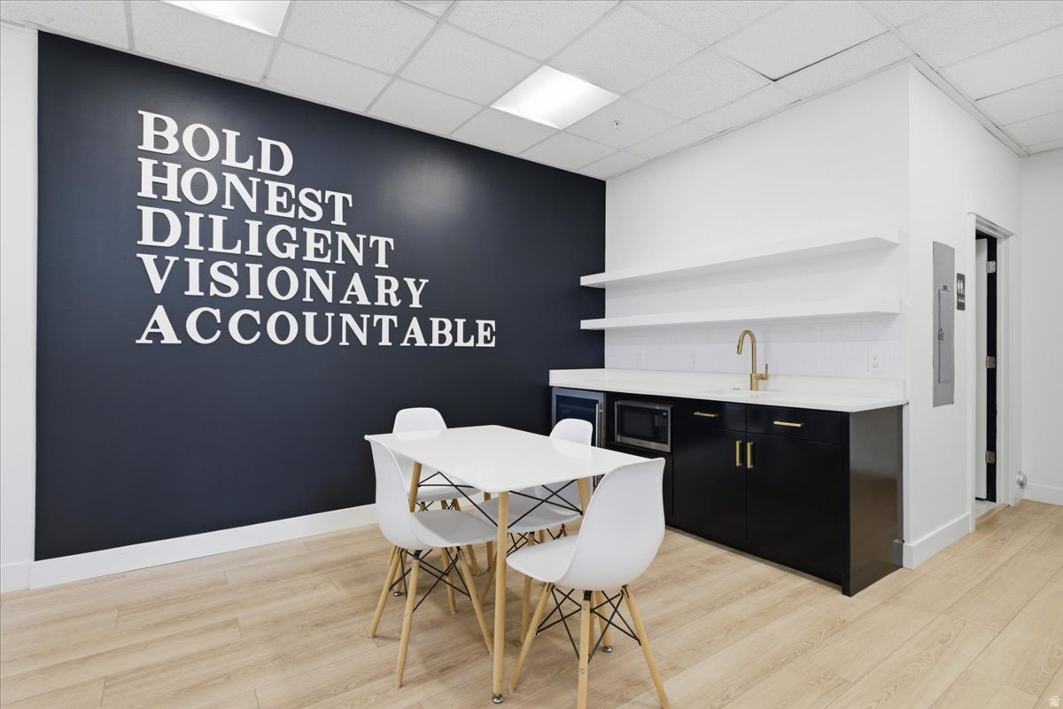 RIVERWOODS - Commercial Sale