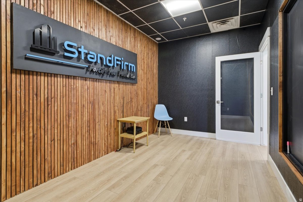 RIVERWOODS - Commercial Sale