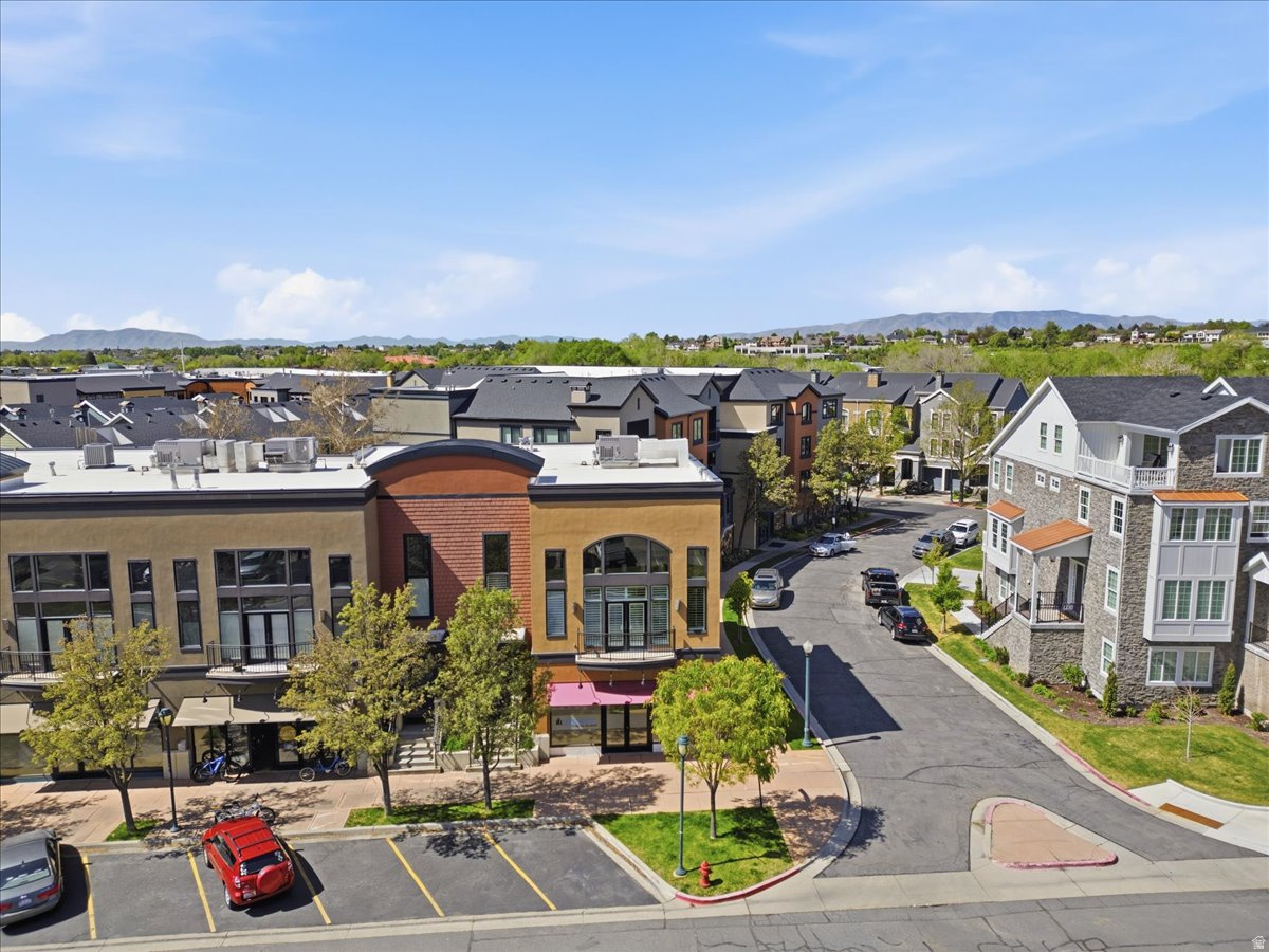 RIVERWOODS - Commercial Sale