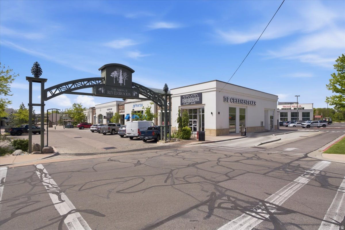 RIVERWOODS - Commercial Sale