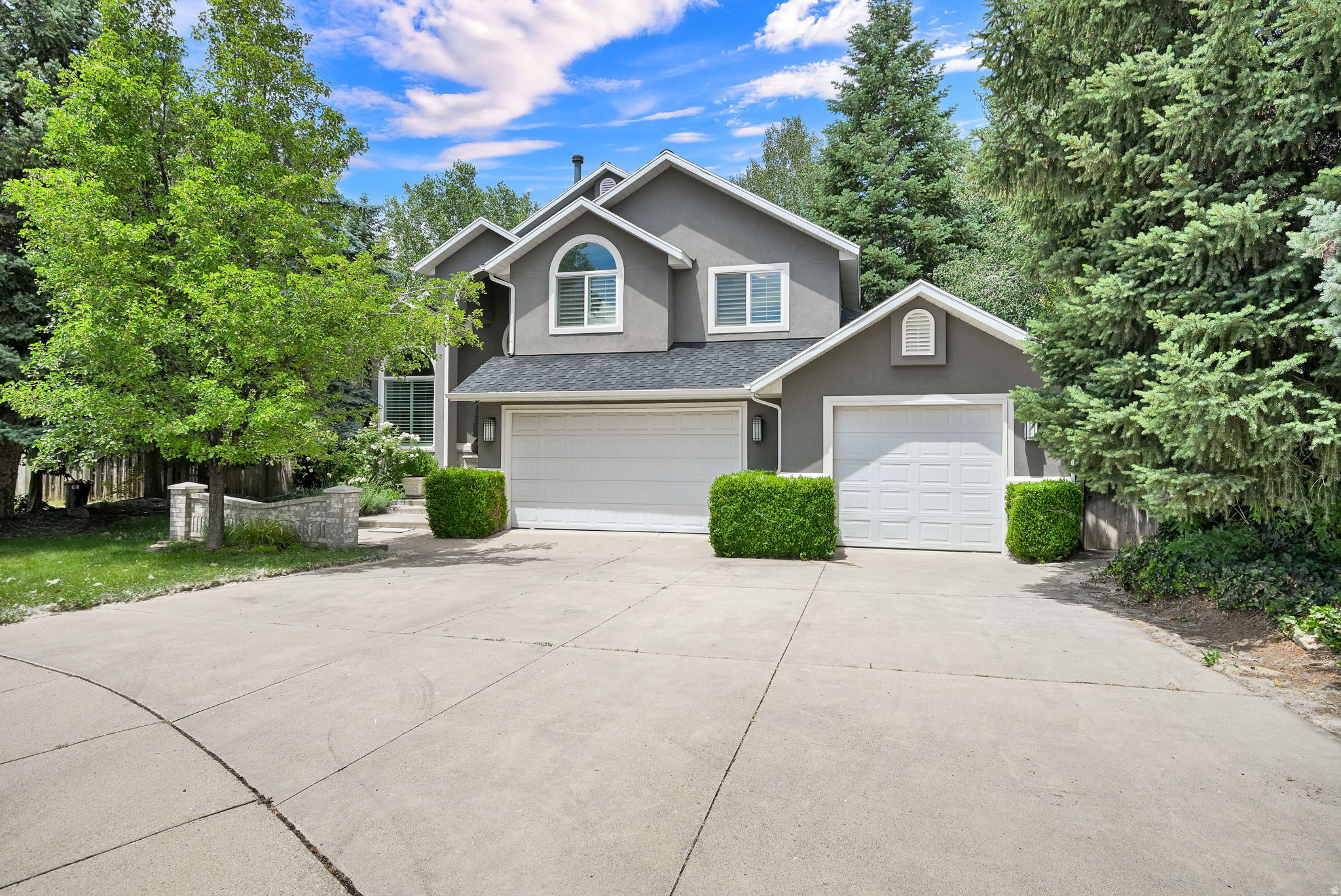Photo 1 of 32 — 2747 E PALMA WAY S, Cottonwood Heights, UT 84121
