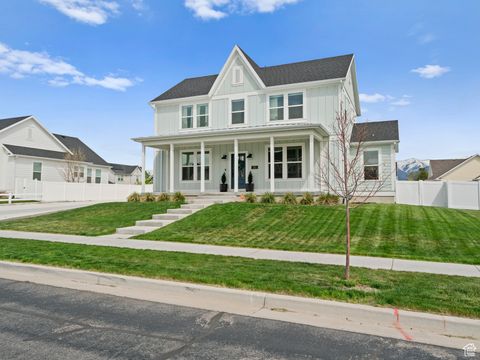 Homes For Sale - 245 S Summer Breeze Ln<br/> Layton, UT 84041