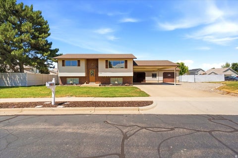 Photo of 2626 W 1700 N, Clinton, UT 84015 (MLS # 2169425)