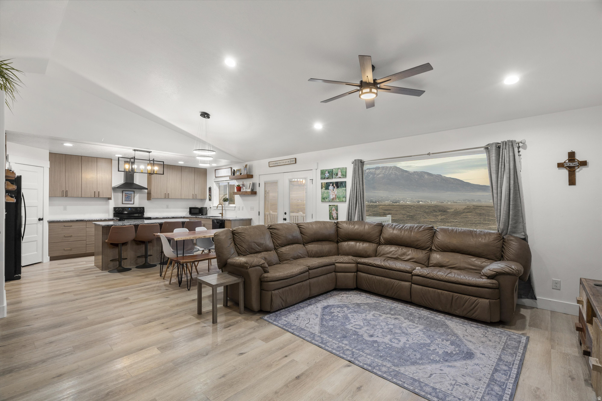 BELMONT SPRINGS PARK - Residential