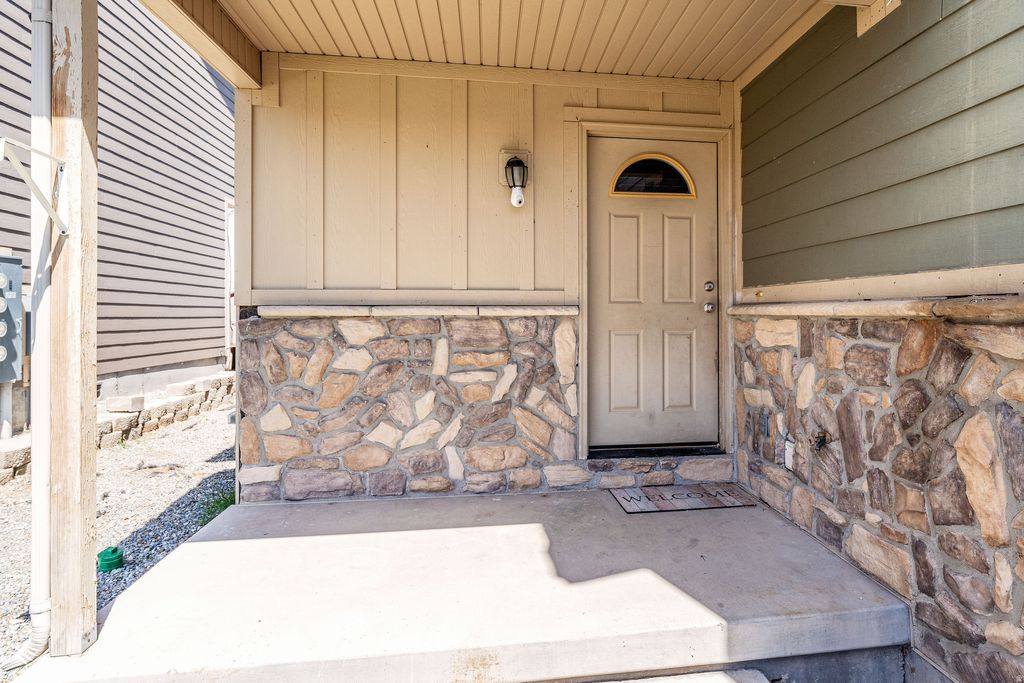 Photo of 1618 W PARTRIDGE DR, Vernal, UT 84078 (MLS # 2143260)