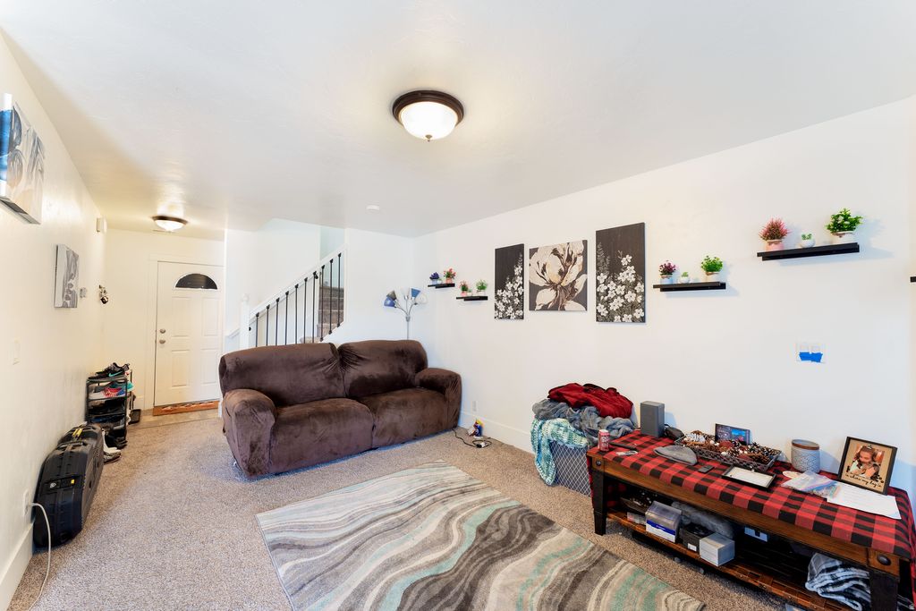 Photo of 1618 W PARTRIDGE DR, Vernal, UT 84078 (MLS # 2143260)