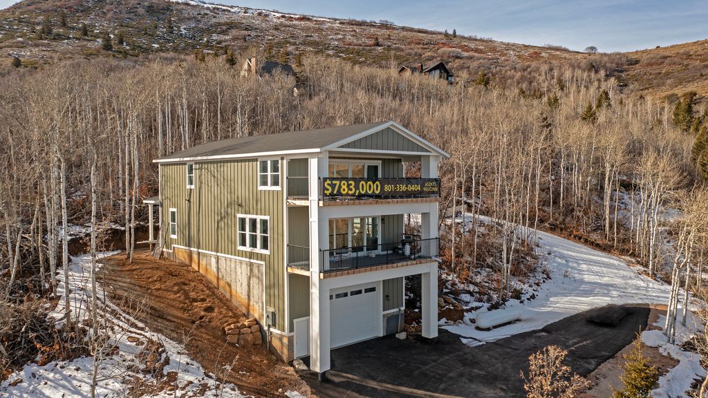 Photo of 1175 S CHOKE CHERRY DR, Garden City, UT 84028 (MLS # 2127621)