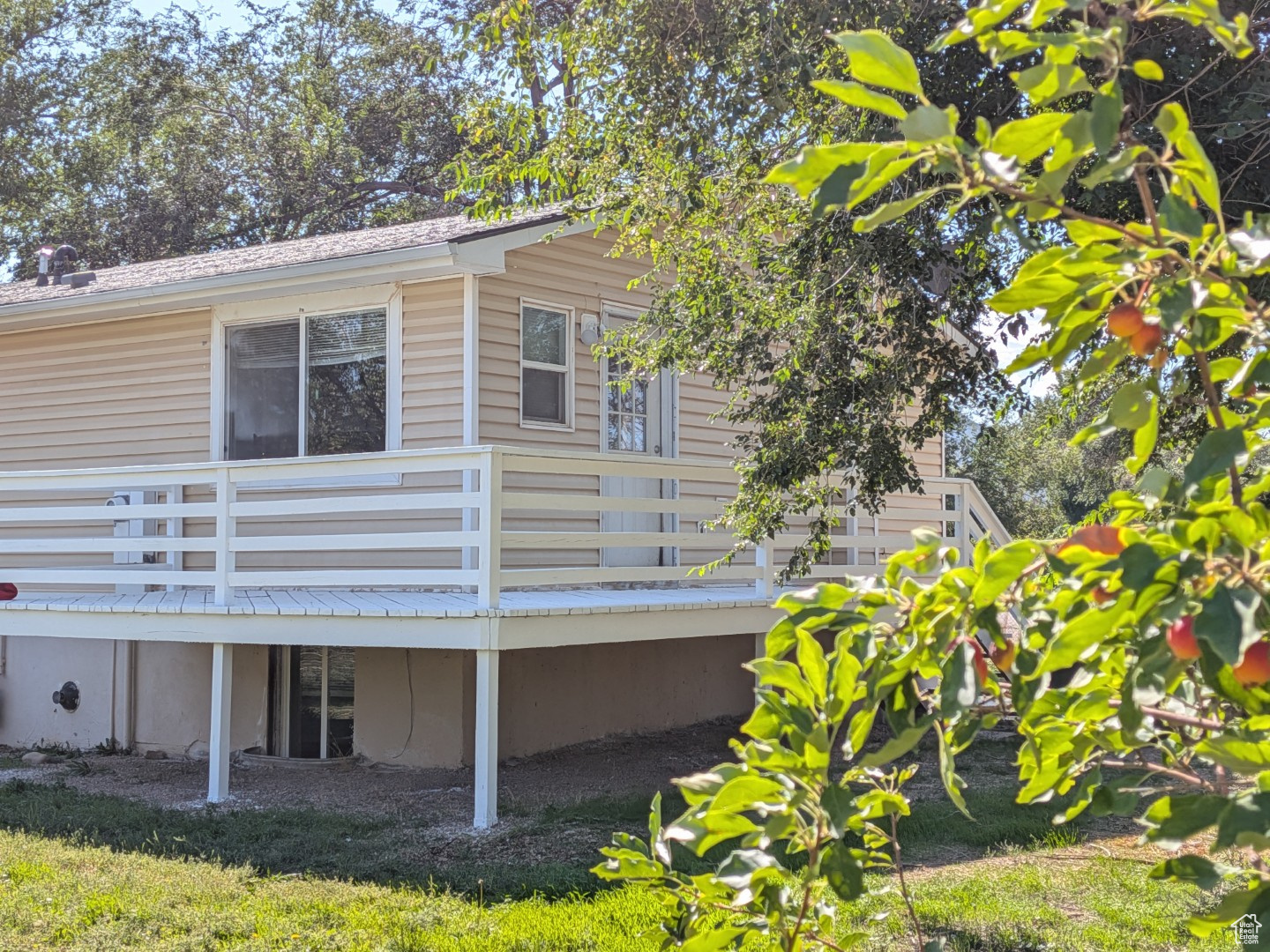 SPANISH TRAIL ESTATE - Residential