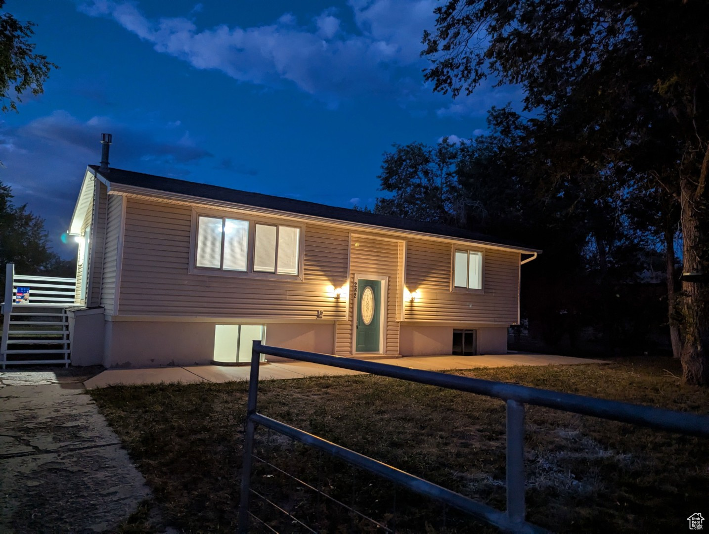 SPANISH TRAIL ESTATE - Residential