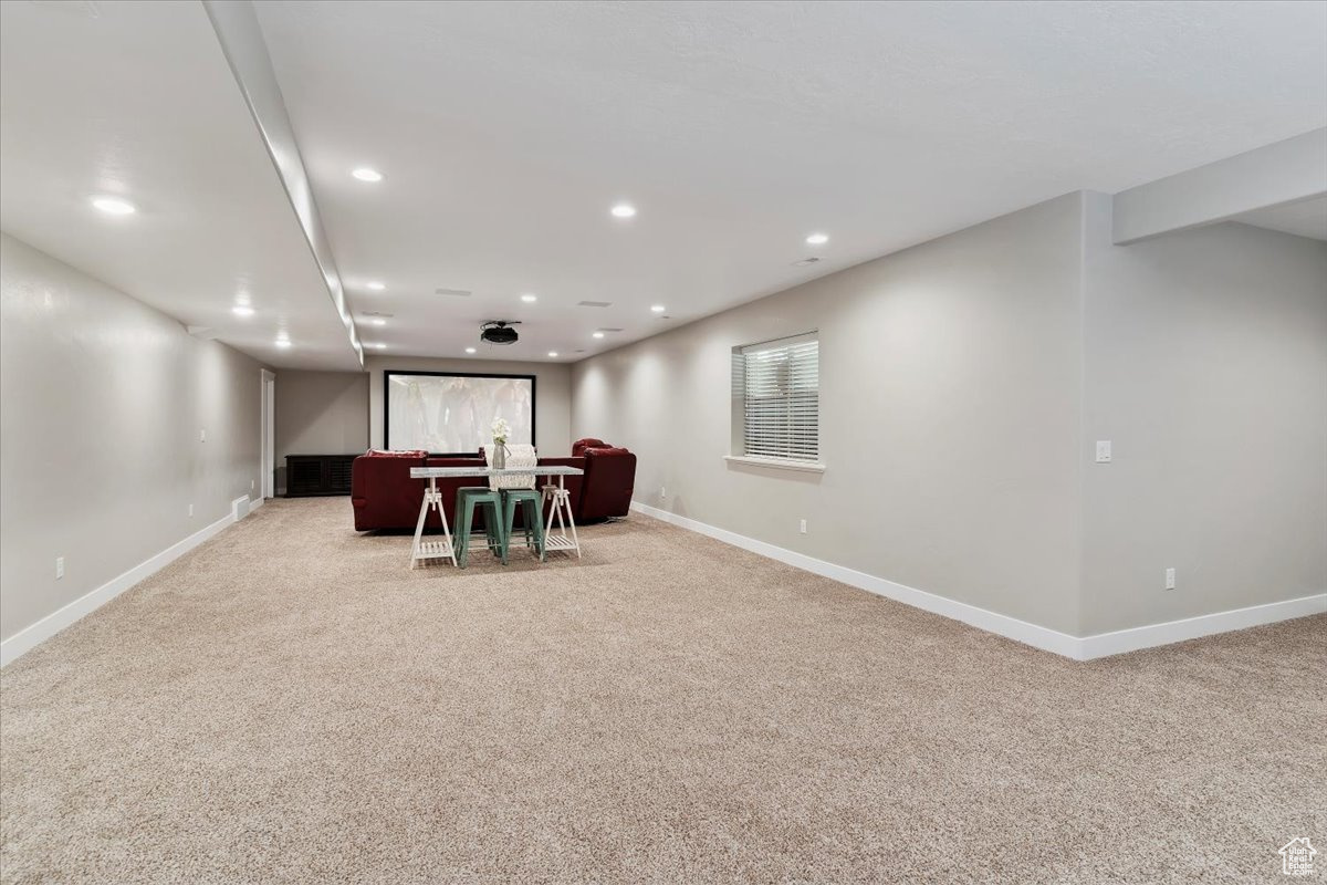 SUNRIDGE COURT - Residential