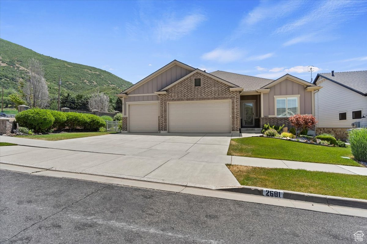 SUNRIDGE COURT - Residential