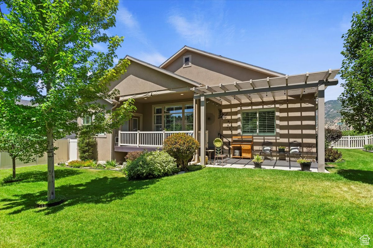 SUNRIDGE COURT - Residential