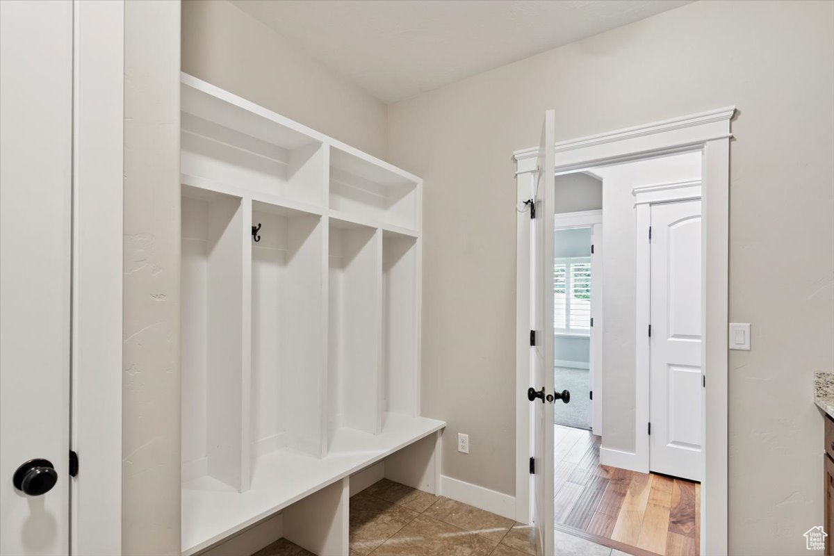 SUNRIDGE COURT - Residential
