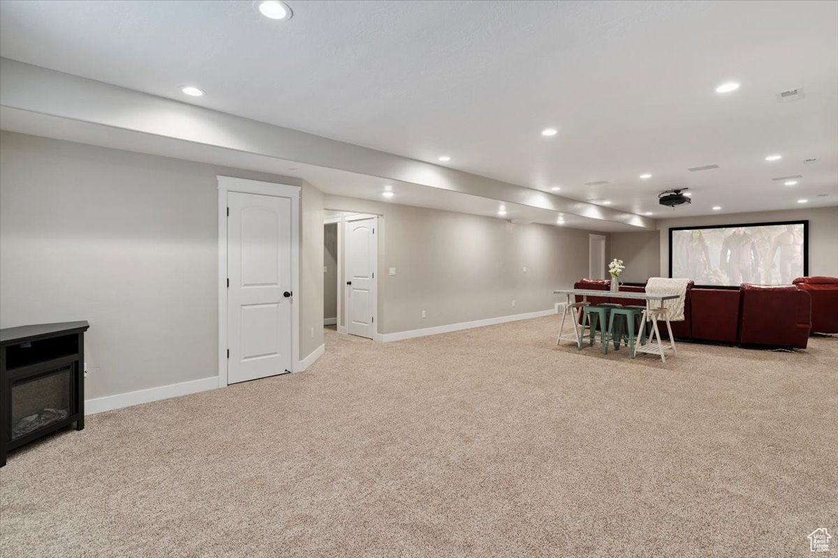 SUNRIDGE COURT - Residential
