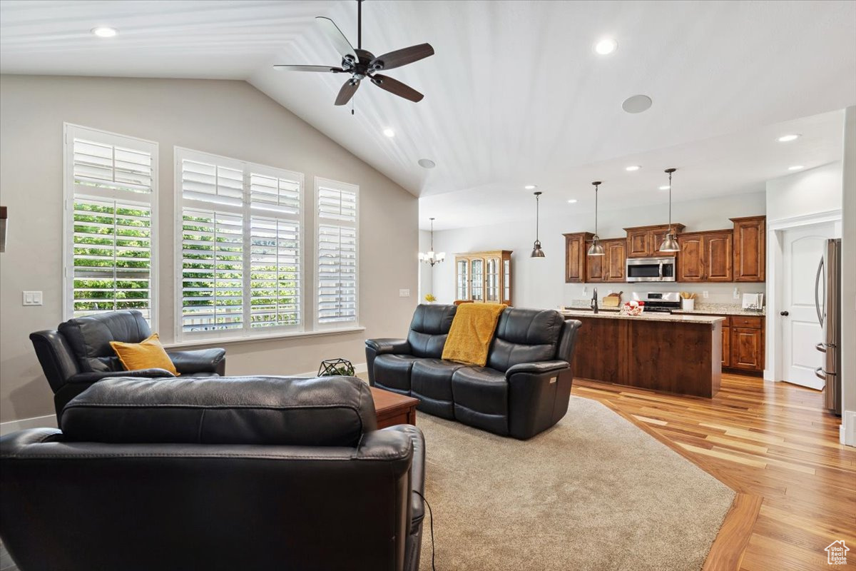 SUNRIDGE COURT - Residential