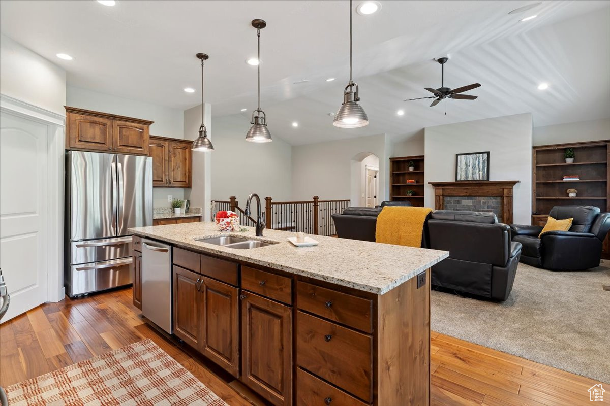 SUNRIDGE COURT - Residential