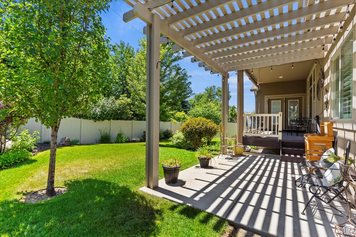 SUNRIDGE COURT - Residential