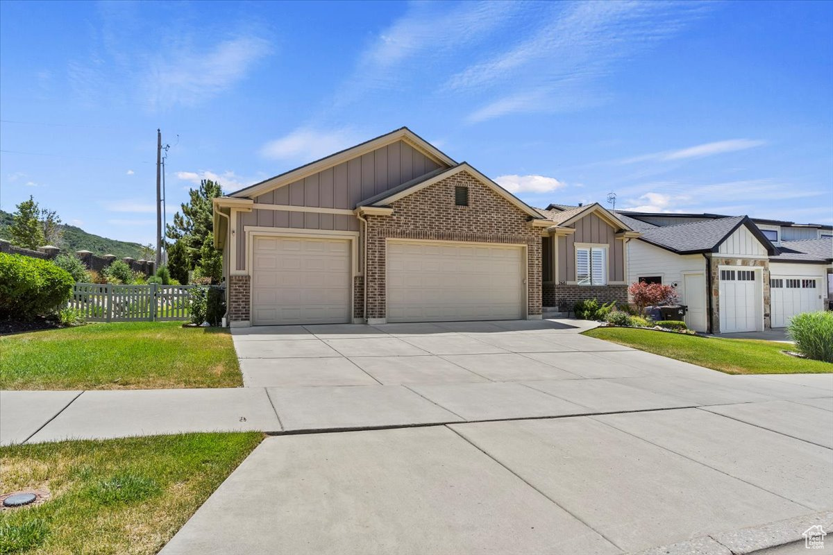 SUNRIDGE COURT - Residential