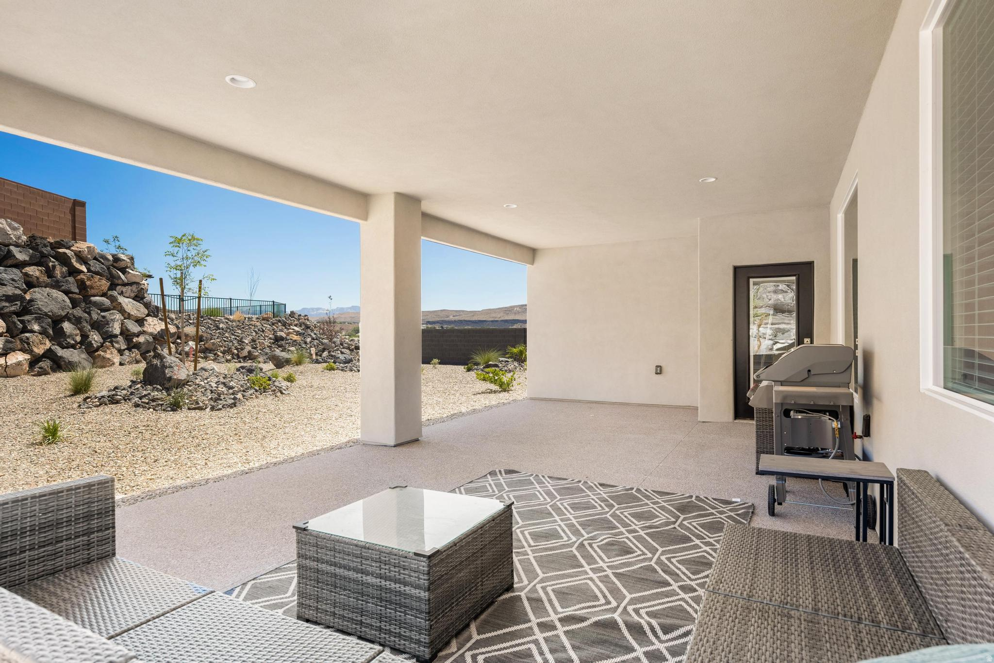 FIRE ROCK - Residential