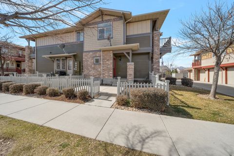 Photo of 10692 S TOPVIEW RD, South Jordan, UT 84009 (MLS # 2142118)