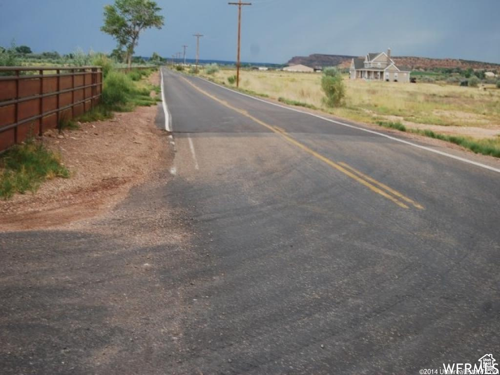 AIRPORT MEADOWS - Land
