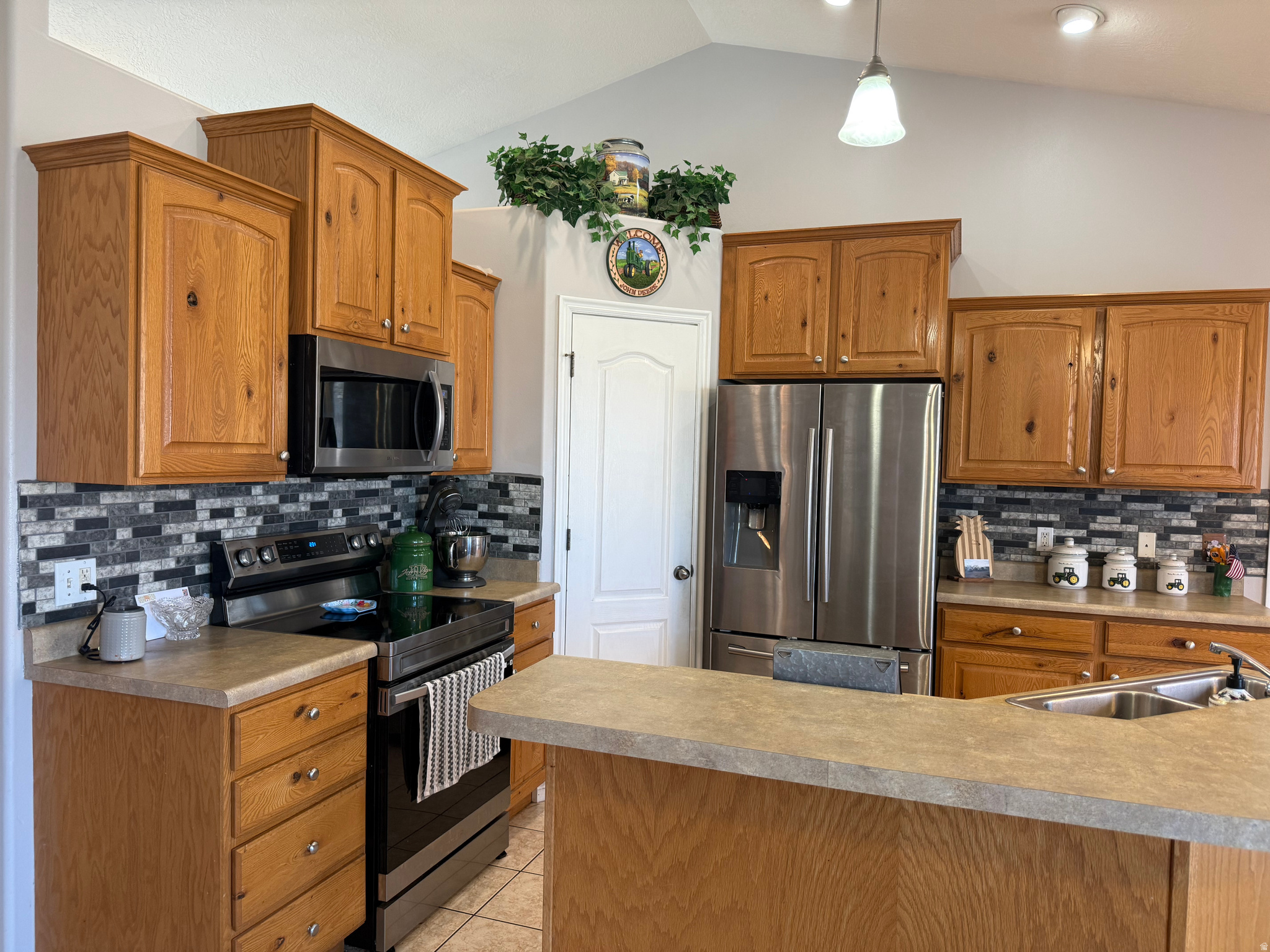 SUNRISE MEADOWS - Residential