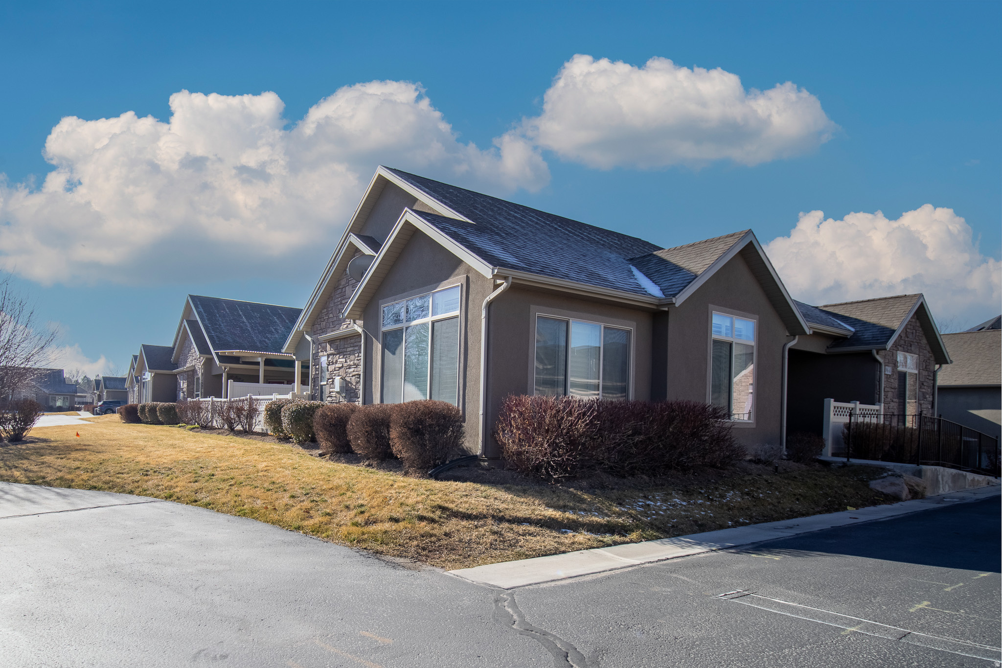 BRIDLEWOOD VILLAS - Residential