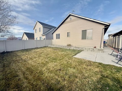 Tiny photo for 1526 E SHADOW DR, Eagle Mountain, UT 84005 (MLS # 2124756)