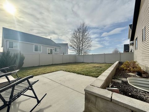 Tiny photo for 1526 E SHADOW DR, Eagle Mountain, UT 84005 (MLS # 2124756)