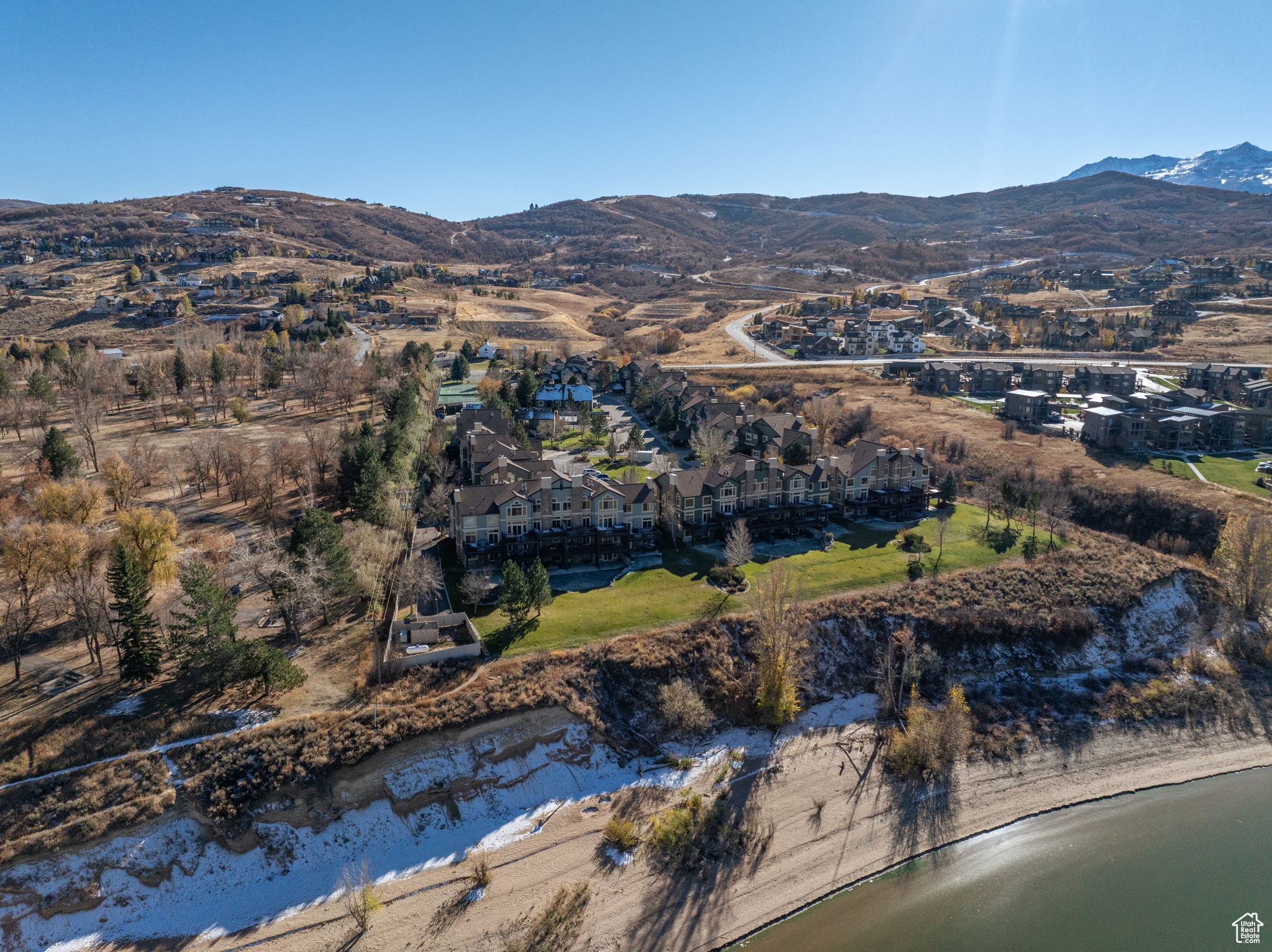 LAKESIDE VILLAGE - Residential