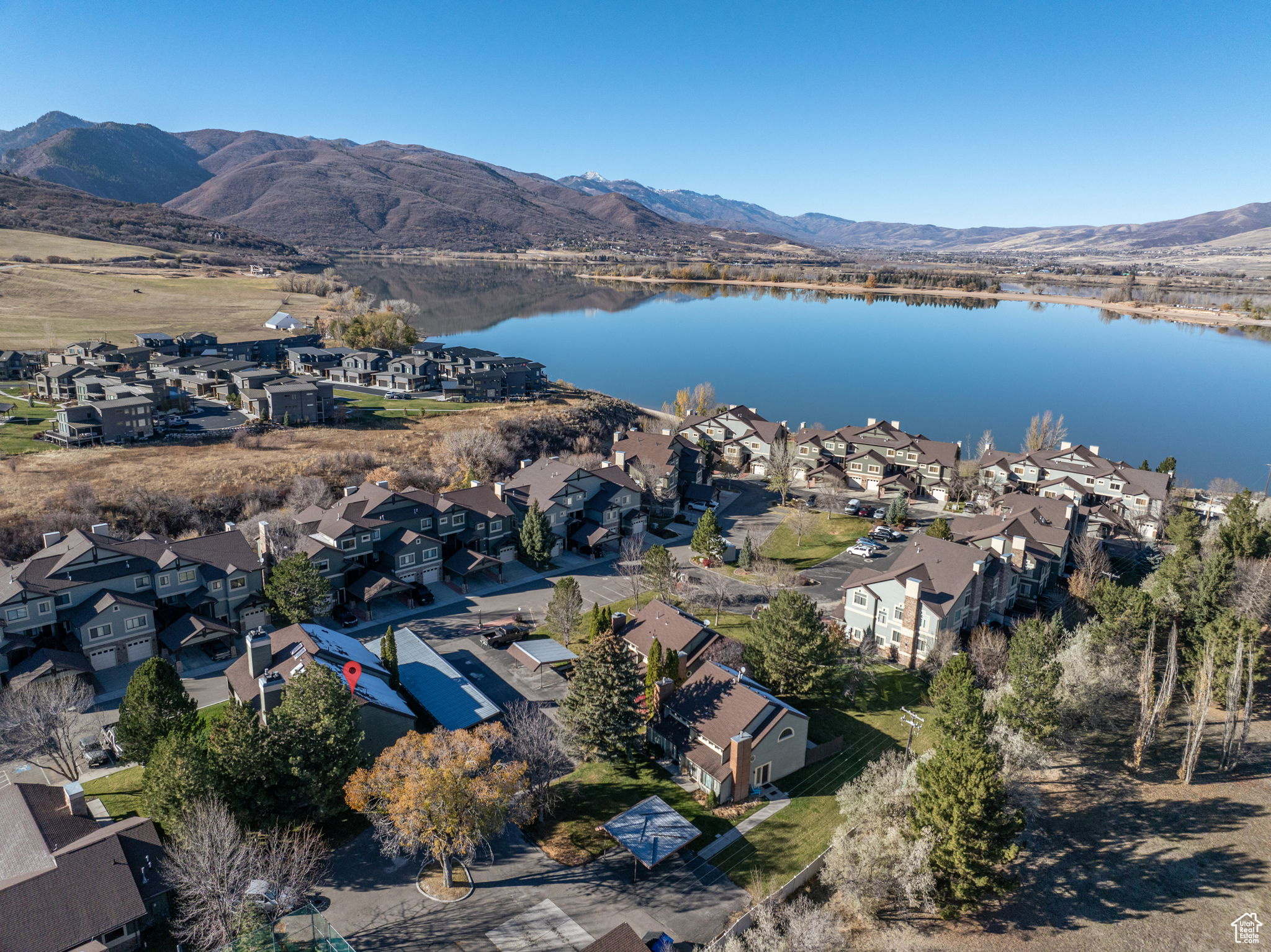 LAKESIDE VILLAGE - Residential