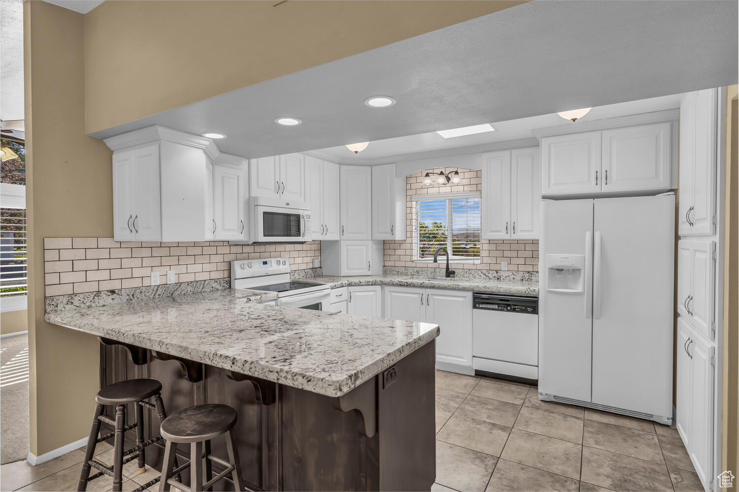 SUNRISE VILLAGE TH 3 - Residential