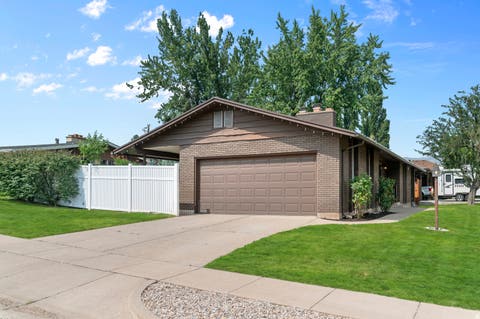 Tiny photo for 806 VISTA DR, South Ogden, UT 84403 (MLS # 2175153)
