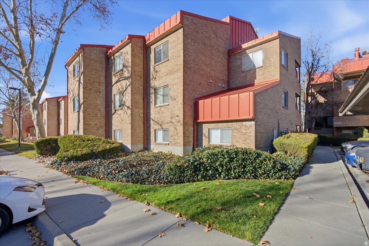 CHATEAU FORET CONDO - Residential