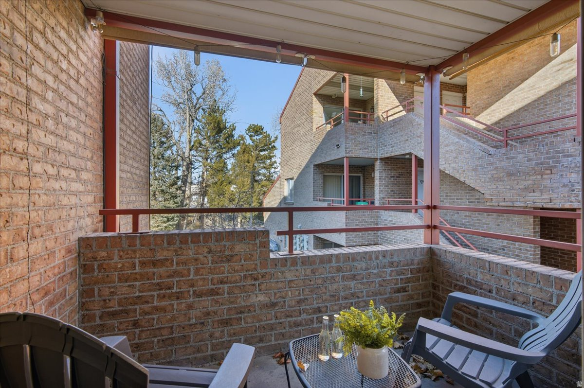 CHATEAU FORET CONDO - Residential